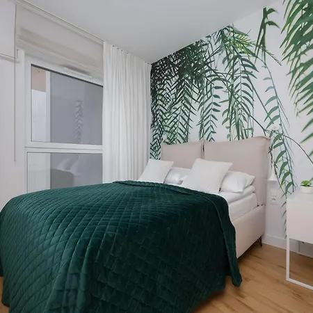 Modern With Air Conditioning And Parking Near The Pge Stadium In By Renters * Warszawa