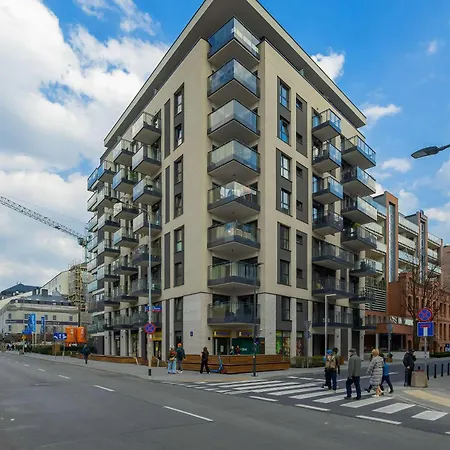 公寓 Modern With Air Conditioning And Parking Near The Pge Stadium In By Renters *