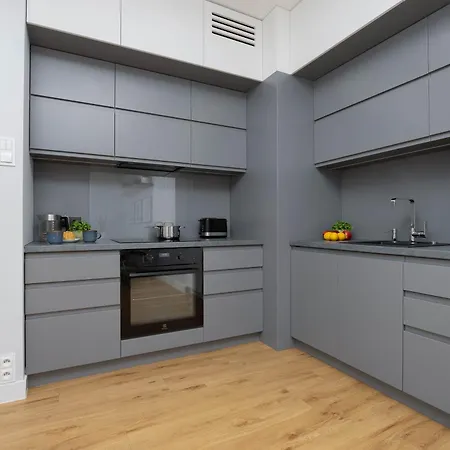 公寓 Modern With Air Conditioning And Parking Near The Pge Stadium In By Renters *