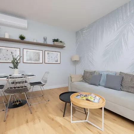 Modern With Air Conditioning And Parking Near The Pge Stadium In By Renters Lejlighed Warszawa