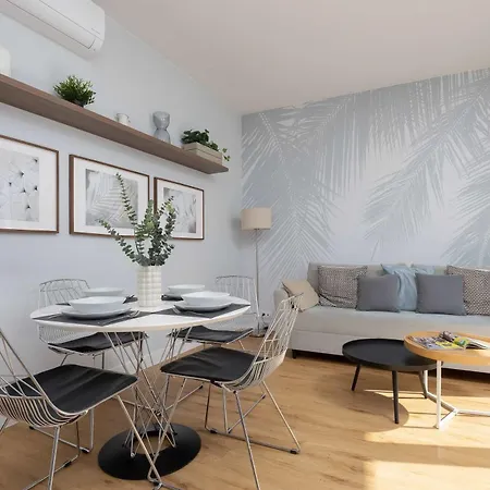 Modern With Air Conditioning And Parking Near The Pge Stadium In By Renters Διαμέρισμα *